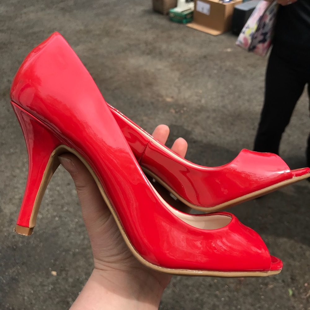 Fergalicious red heels 👠